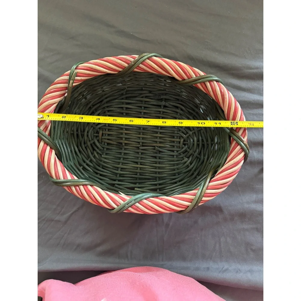 Vintage Red Green Cream Woven Wicker Oval Basket Holiday Christmas Decor 12in
